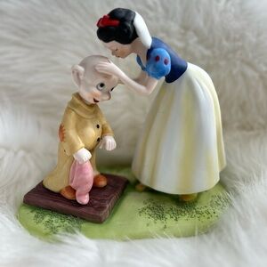 Snow White and Dopey "A sweet Send-off" porcelain figurine